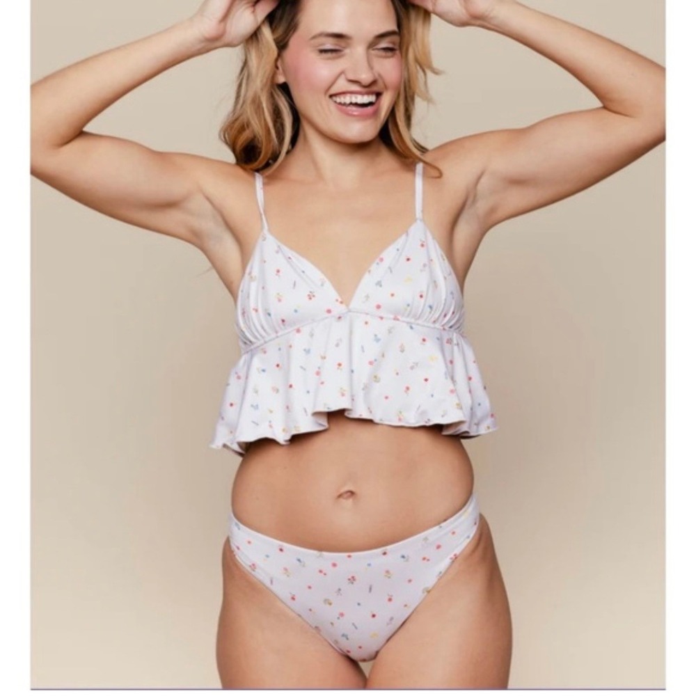 Kitty and Vibe Ditsy Floral Ruffle Tankini Bikini Set NWT Size M Top, XL Bottom